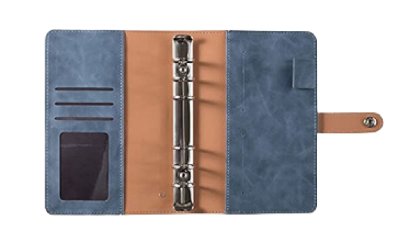 Binder i blødt pu-læder med trykknap